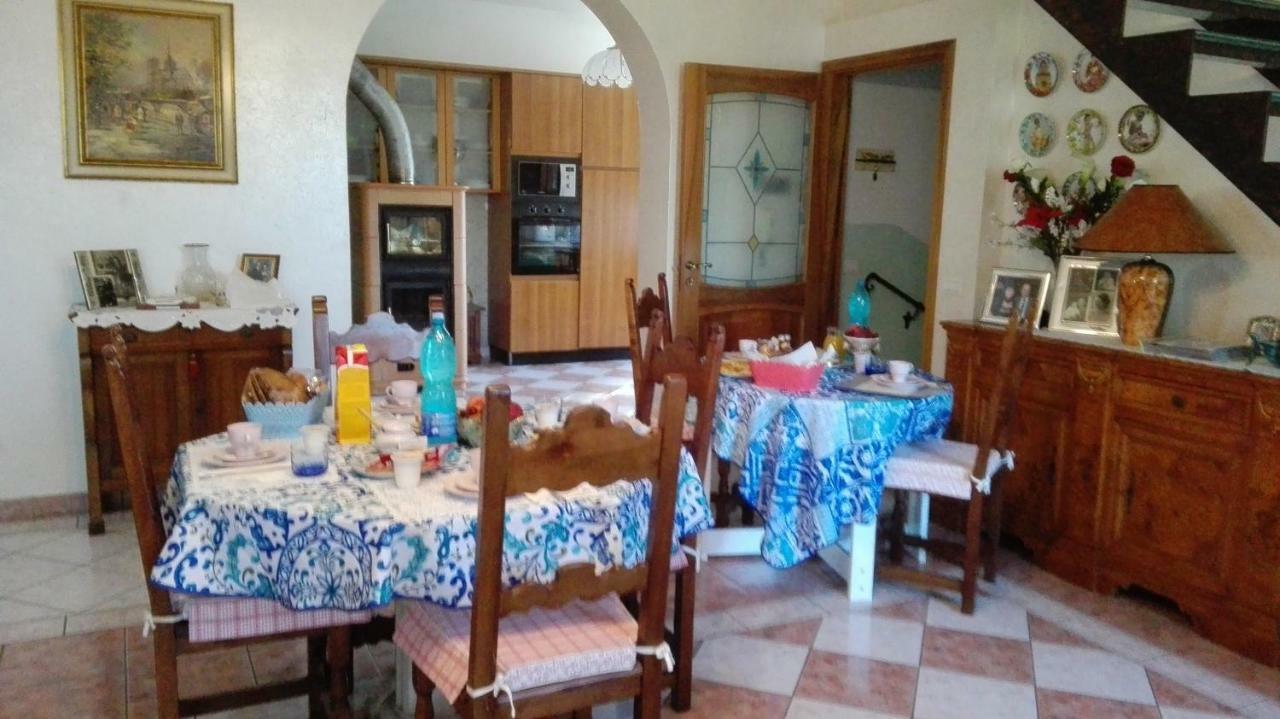 B&B Bread And Fantasy Ostra Exteriör bild